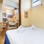 Hostdomus - Ermellino Daire *